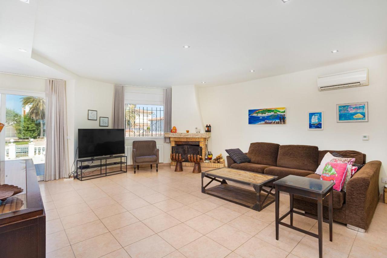 אמפוריבראבה Welcs Villa Falconera 017 Emp Con Piscina Privada מראה חיצוני תמונה